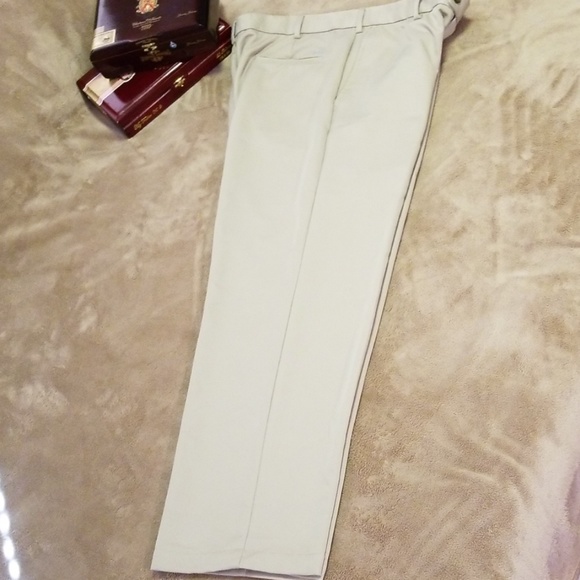 IZOD mens golf pants - Picture 4 of 5